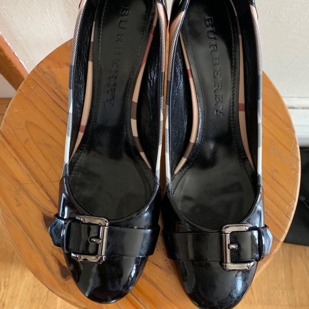 Low Heeled Pumps - Picture 4 of 5